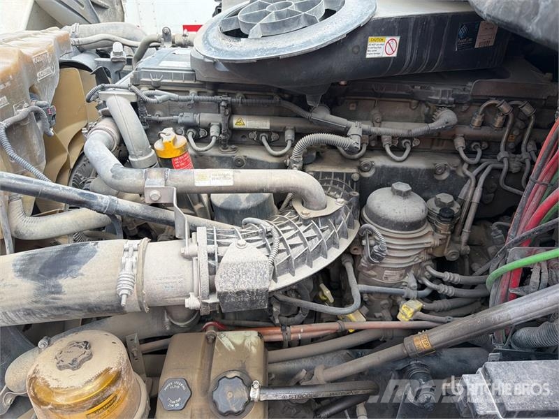 Freightliner Cascadia 125 6x2 Tractocamion con Dormitorio / T/A Cabezas tractoras