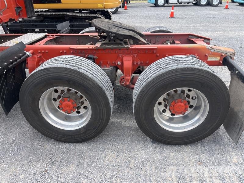 Freightliner Cascadia 125 6x4 Tractocamion con Dormitorio / T/A Motrici e Trattori Stradali