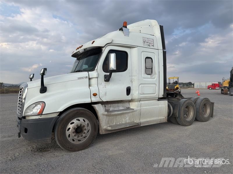 Freightliner Cascadia 125 6x4 Tractocamion con Dormitorio / T/A Sattelzugmaschinen