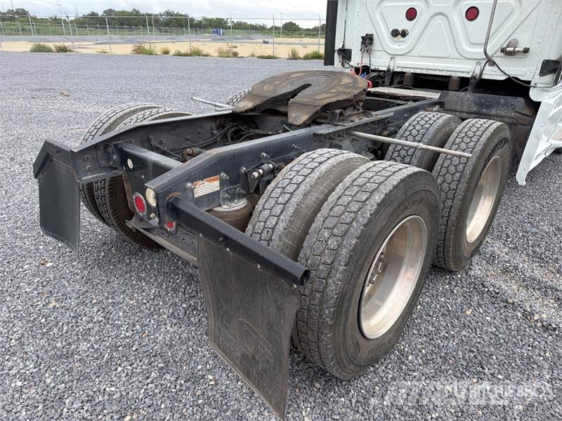 Freightliner Cascadia 125 Sadulveokid