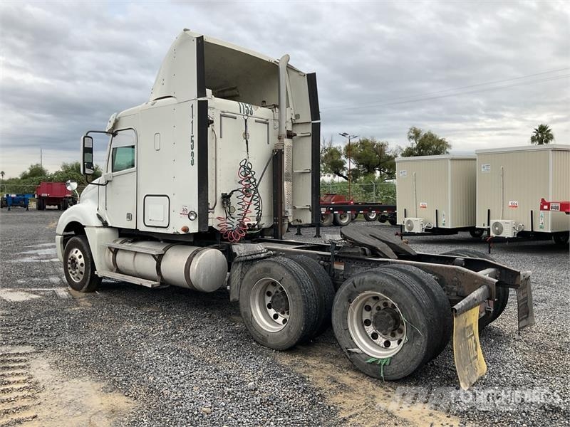 Freightliner CL120 6x4 Tractocamion con Dormitorio / T/A Sleepe Vlačilci