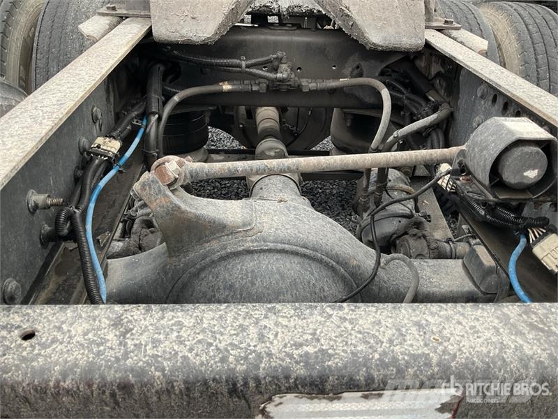 Freightliner CL120 6x4 Tractocamion con Dormitorio / T/A Sleepe Vlačilci