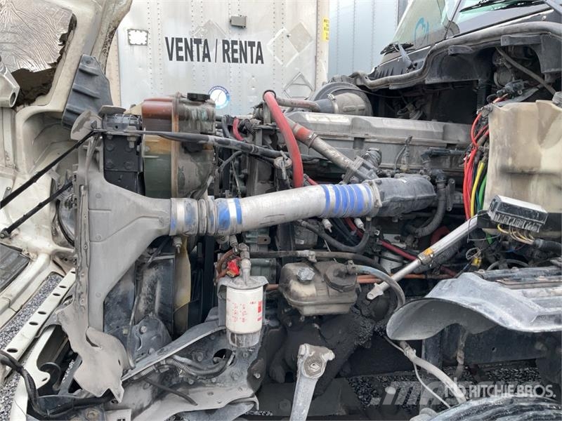 Freightliner CL120 6x4 Tractocamion con Dormitorio / T/A Sleepe Vlačilci