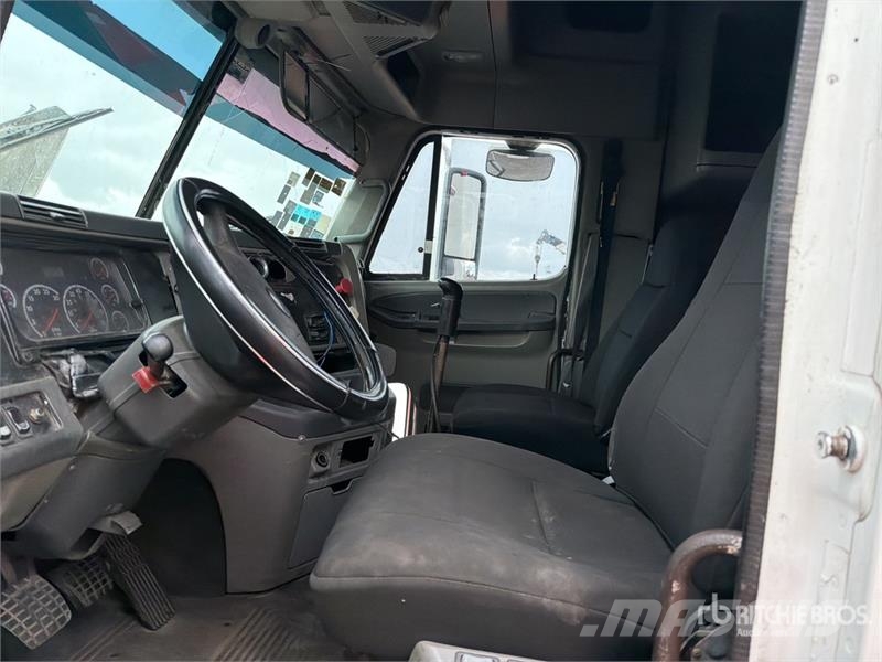 Freightliner Columbia 120 6x4 Tractocamion / T/A Sleeper Truck Sattelzugmaschinen