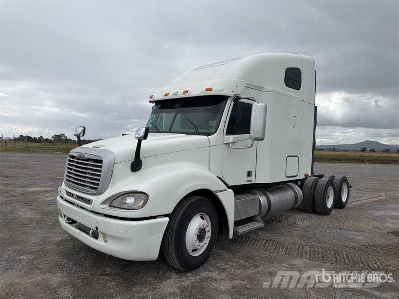 Freightliner Columbia 120 6x4 Tractocamion / T/A Sleeper Truck Sattelzugmaschinen