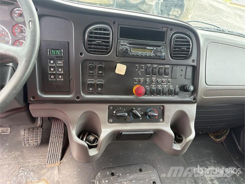 Freightliner M2 106 Camiones de basura