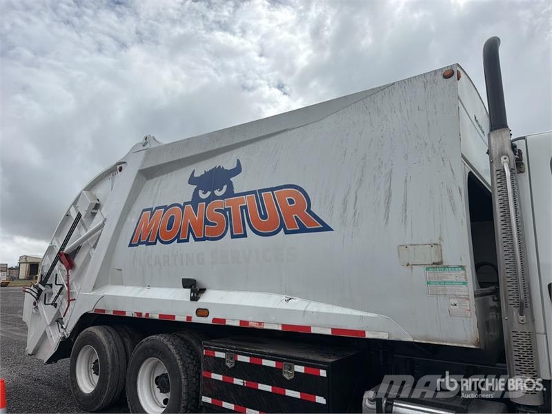 Freightliner M2 106 Camiones de basura