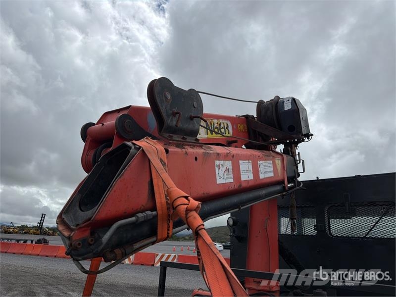Freightliner PK9501 Knuckle Boom on Freightliner F70 4x2 Extend Kraanaga veokid