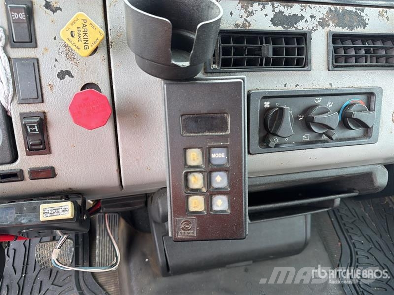 Freightliner PK9501 Knuckle Boom on Freightliner F70 4x2 Extend Kraanaga veokid