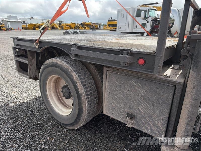 Freightliner PK9501 Knuckle Boom on Freightliner F70 4x2 Extend Kraanaga veokid