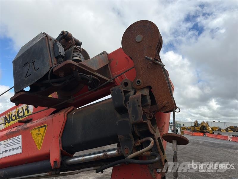 Freightliner PK9501 Knuckle Boom on Freightliner F70 4x2 Extend Kraanaga veokid