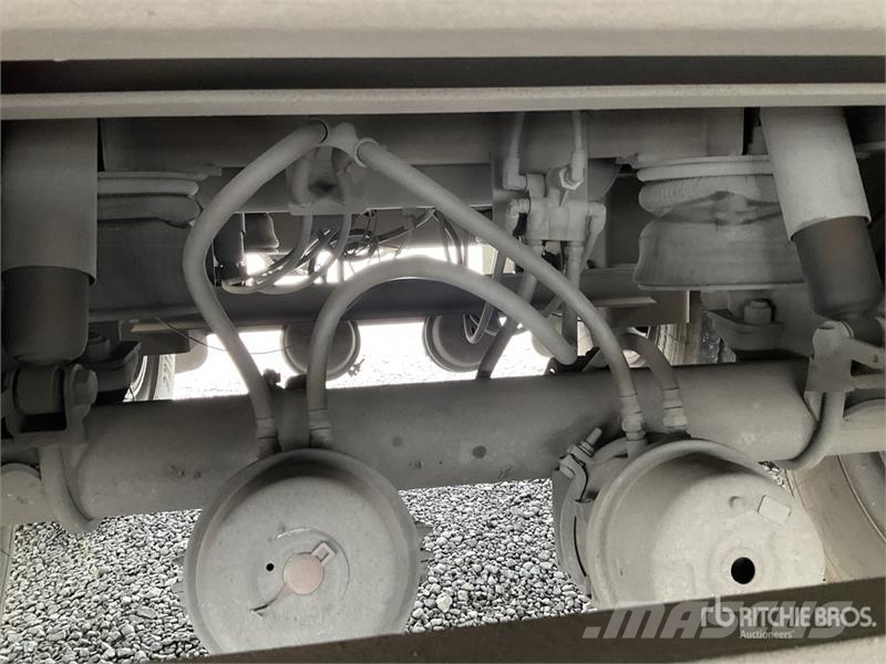 Fruehauf FBA91.5LP HT240W 40 ft x 102 in T/A Caja Seca / Va 厢式拖车