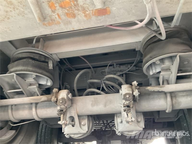 Fruehauf FBA91.5LP HT240W 40 ft x 102 in T/A Caja Seca / Va 厢式拖车
