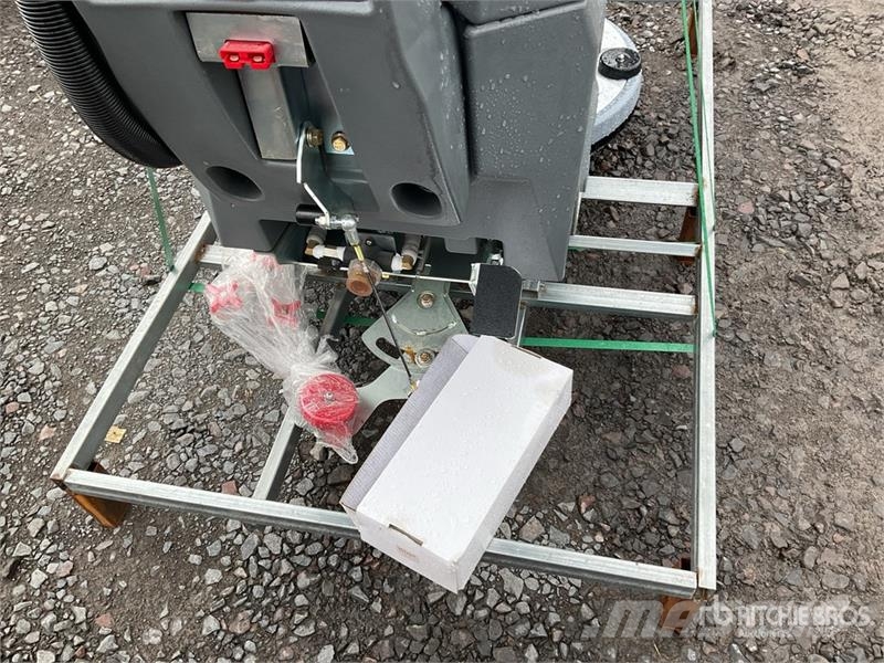  FS K7 Walk-Behind Electric Limpiadora de Pisos (Si Ostale prikolice