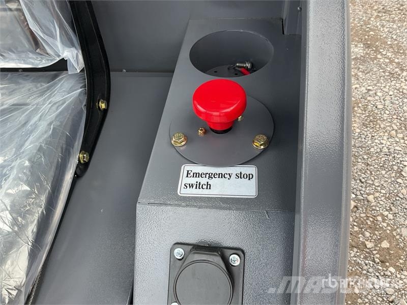 FS S19 Ride-On Barredora (Sin Usar) / Floor Sweepe Sonstige Erntemaschinen