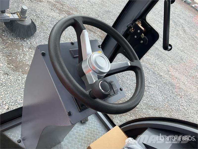 FS S19 Ride-On Electric Barredora (Sin Usar) / Flo Sonstige Erntemaschinen