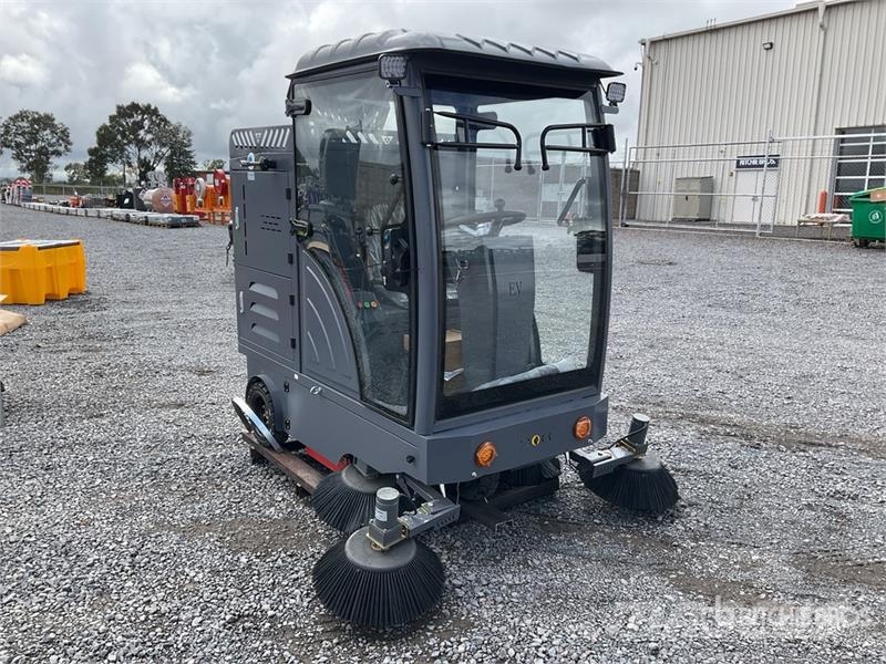  FS X19 Ride-On Electric Barredora (Sin Usar) / Flo Druga oprema za žetev