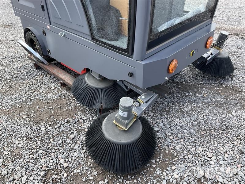  FS X19 Ride-On Electric Barredora (Sin Usar) / Flo Druga oprema za žetev