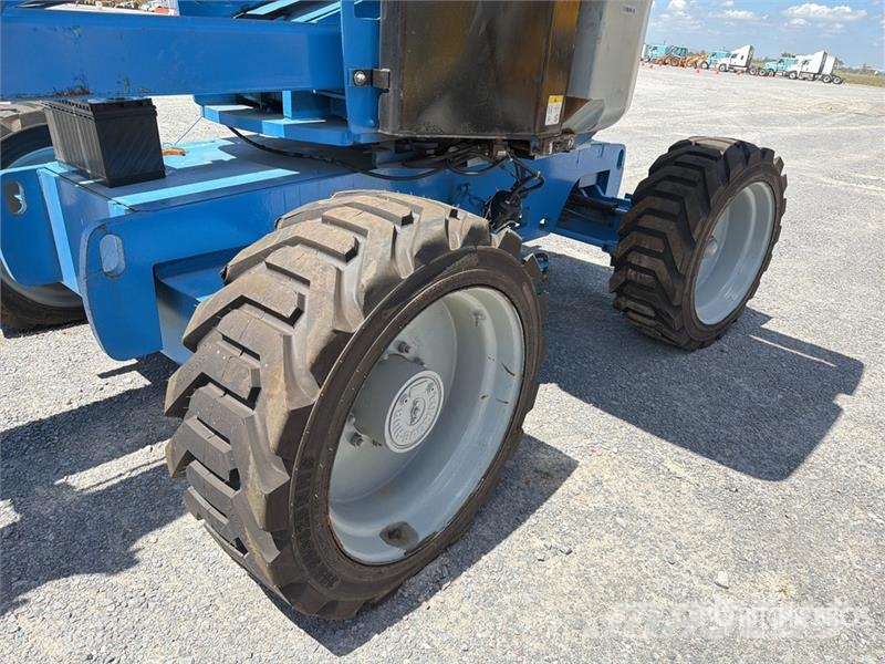 Genie Z45/25JRT 2WD Dual Fuel Elevador Articulado / Arti Karos emelők