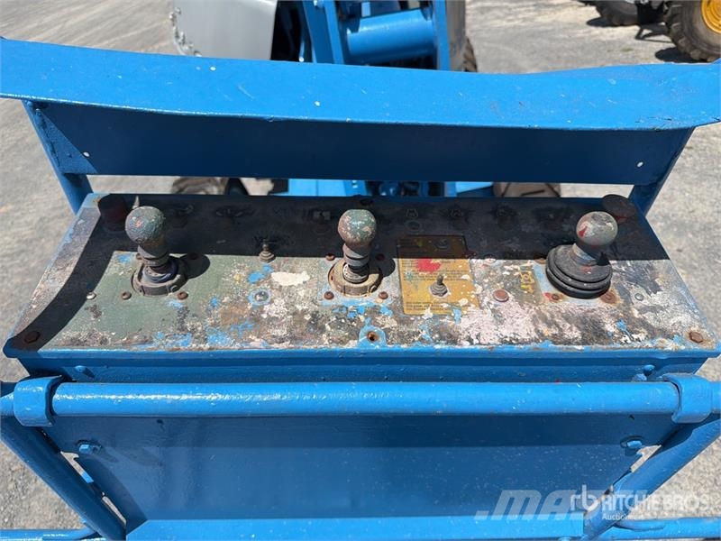Genie Z45/25JRT 2WD Dual Fuel Elevador Articulado / Arti Karos emelők