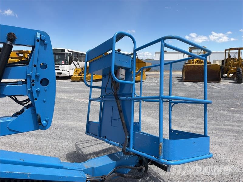 Genie Z45/25JRT 2WD Dual Fuel Elevador Articulado / Arti Karos emelők
