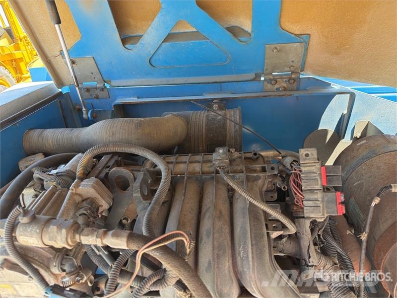 Genie Z45/25JRT 2WD Dual Fuel Elevador Articulado / Arti Karos emelők