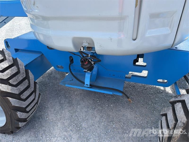 Genie Z45/25JRT 2WD Dual Fuel Elevador Articulado / Arti Karos emelők