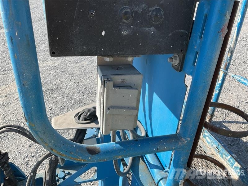 Genie Z4525J 2WD Electric Elevador Articulado / Articula Articulated boom lifts
