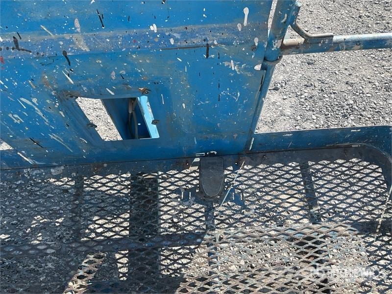 Genie Z4525J 2WD Electric Elevador Articulado / Articula Articulated boom lifts