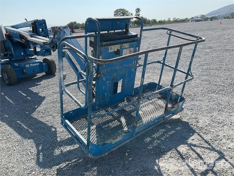 Genie Z4525J 2WD Electric Elevador Articulado / Articula Articulated boom lifts