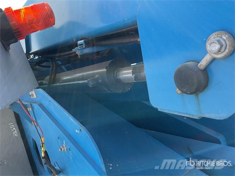 Genie Z4525J 2WD Electric Elevador Articulado / Articula Articulated boom lifts