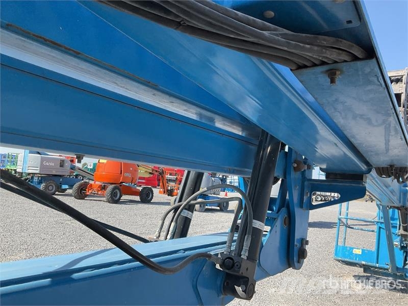 Genie Z4525J 2WD Electric Elevador Articulado / Articula Articulated boom lifts
