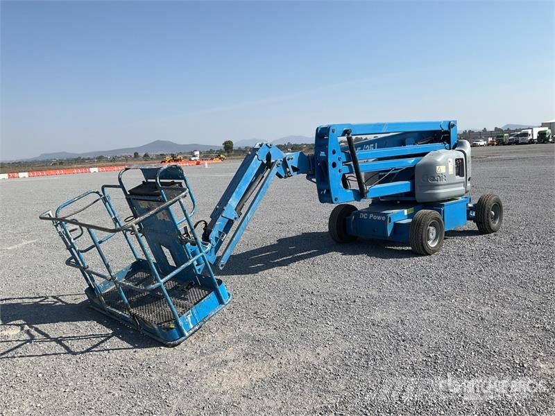 Genie Z4525J 2WD Electric Elevador Articulado / Articula Articulated boom lifts