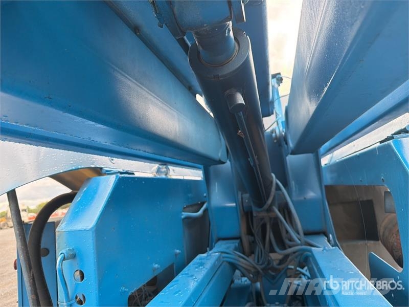 Genie Z60 4WD Diesel Elevador Articulado / Articulating  Zglobne dvižne ploščadi