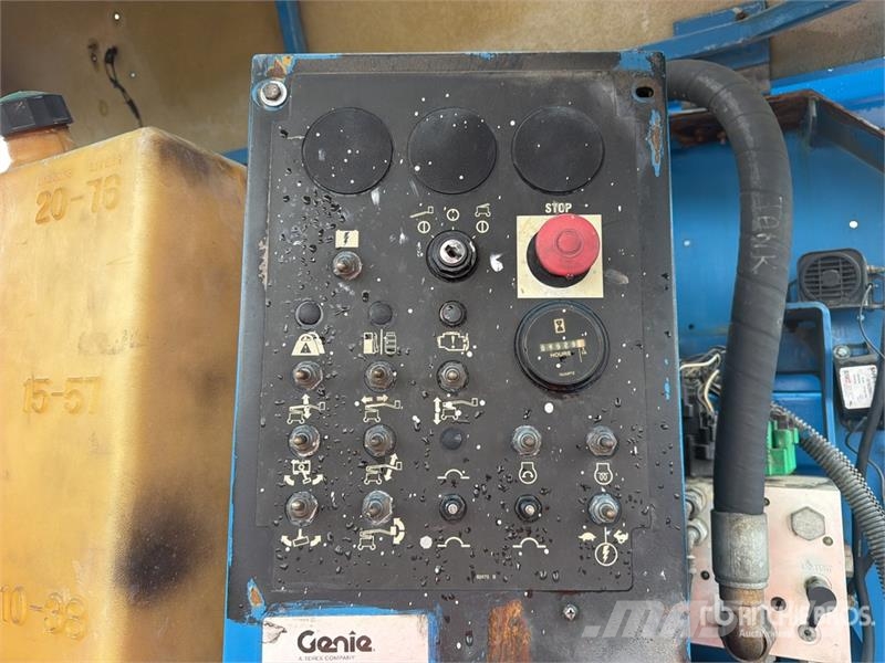 Genie Z60 4WD Diesel Elevador Articulado / Articulating  Zglobne dvižne ploščadi