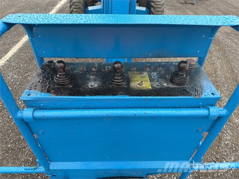 Genie Z60 4WD Diesel Elevador Articulado / Articulating  Zglobne dvižne ploščadi