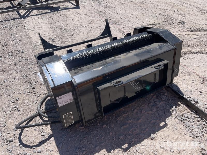 GIYI ML45 32 in Mini Trituradora para Minicargador ماكينات تقطيع أخشاب الحراجة