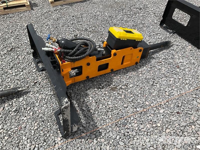 GIYI P680 Martillo Hidraulico para Minicargador ( Iskuvasarat