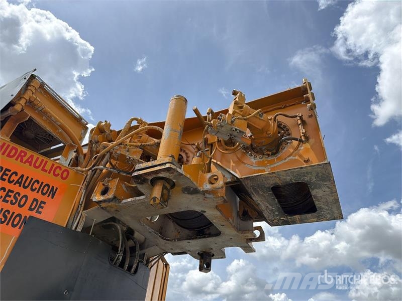 Grove GMK5130 رافعات صالحة لكل أنواع الطرق