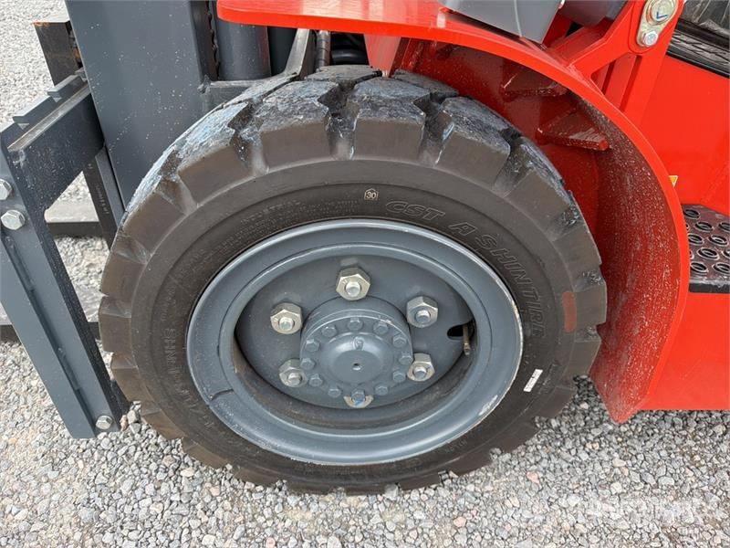 Heli CPC35-Q25K2 7700 lb Pneumatic Tire Montacargas (Si Інше
