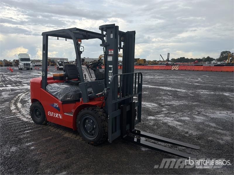 Heli CPC35-Q25K2 7700 lb Pneumatic Tire Montacargas (Si شاحنات ذات رافعات شوكية - أخرى