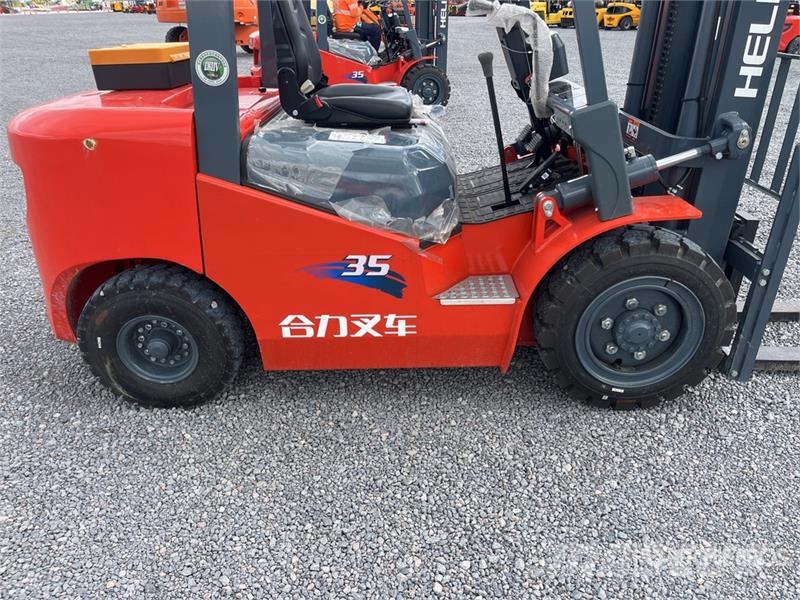 Heli CPC35-Q25K2 7700 lb Pneumatic Tire Montacargas (Si Інше