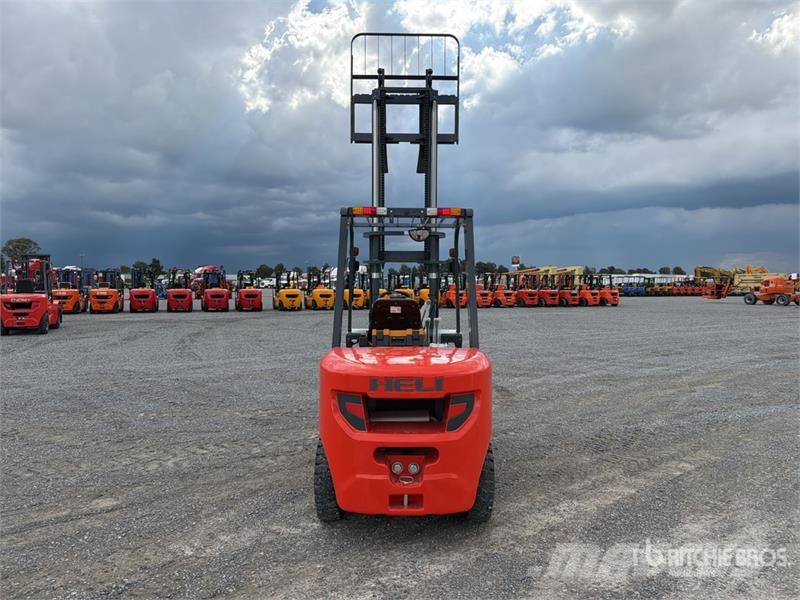 Heli CPC35-Q25K2 7700 lb Pneumatic Tire Montacargas (Si Другие складские механизмы