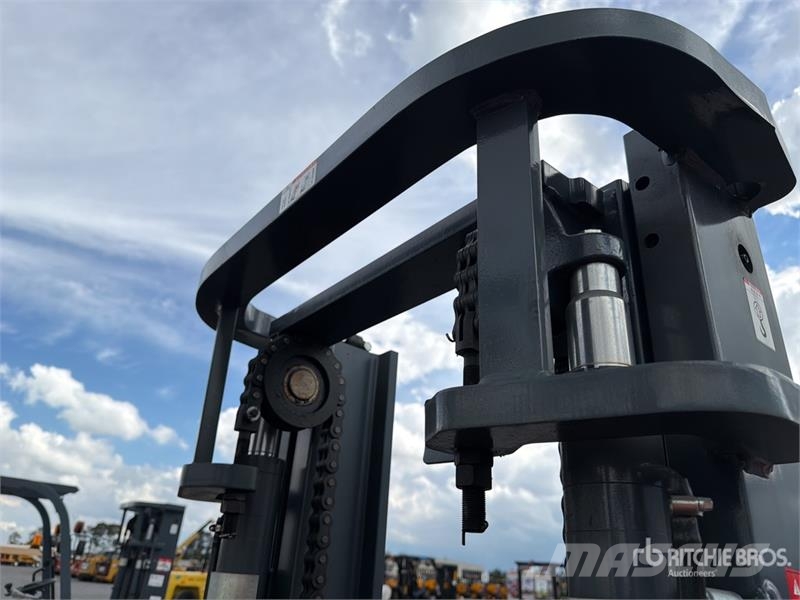 Heli CPC35-Q25K2 7700 lb Pneumatic Tire Montacargas (Si Другие складские механизмы