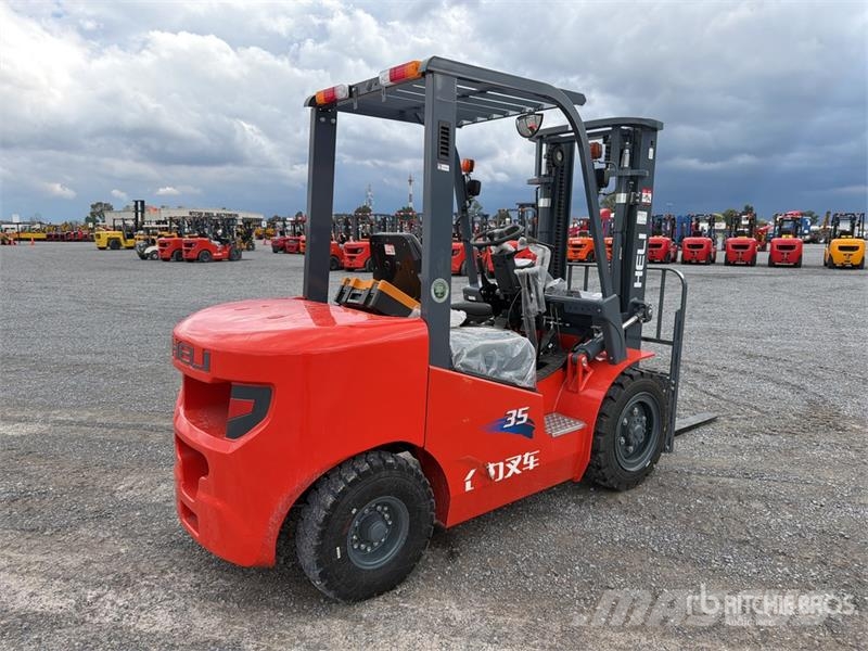 Heli CPC35-Q25K2 7700 lb Pneumatic Tire Montacargas (Si Другие складские механизмы
