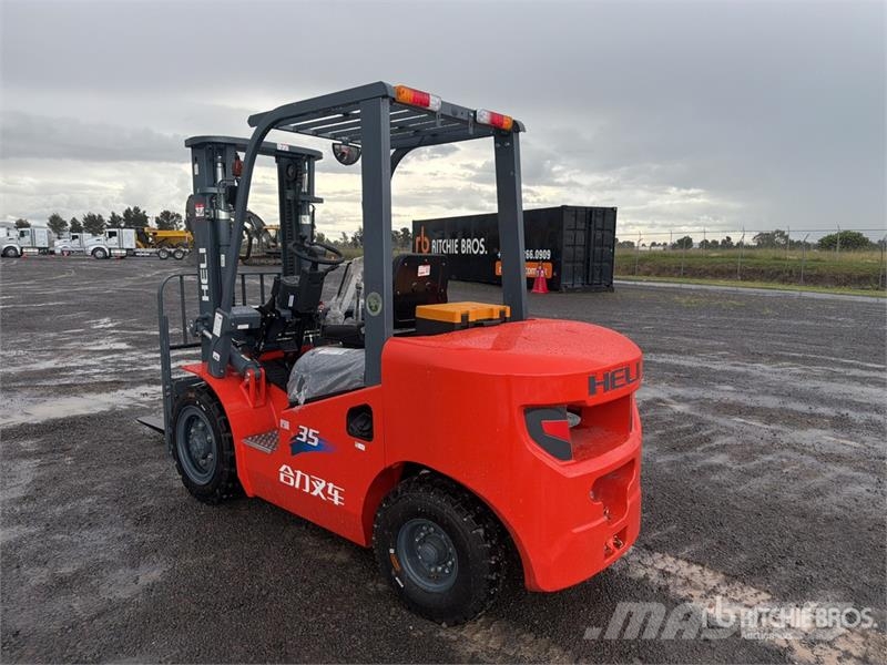 Heli CPC35-Q25K2 7700 lb Pneumatic Tire Montacargas (Si شاحنات ذات رافعات شوكية - أخرى
