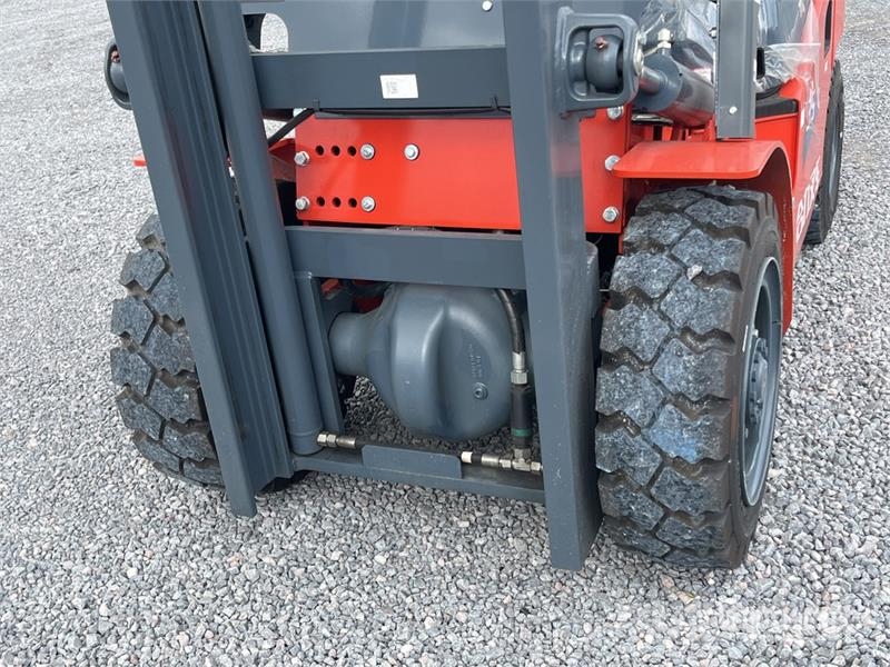 Heli CPC35-Q25K2 7700 lb Pneumatic Tire Montacargas (Si Інше