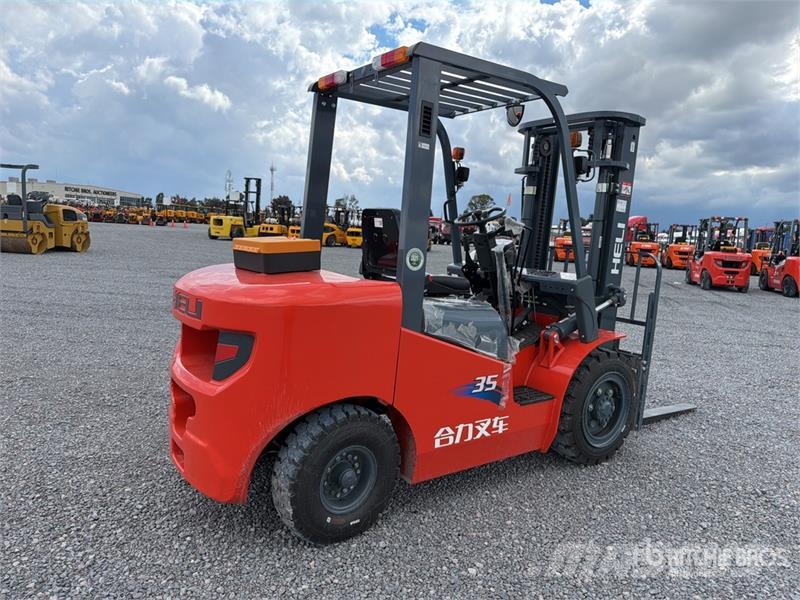 Heli CPC35-Q25K2 7700 lb Pneumatic Tire Montacargas (Si Інше