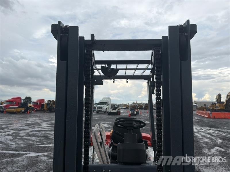 Heli CPC35-Q25K2 7700 lb Pneumatic Tire Montacargas (Si Montacargas - otros