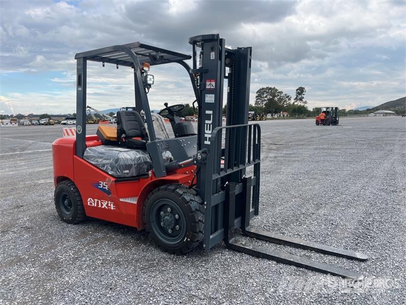 Heli CPC35-Q25K2 7700 lb Pneumatic Tire Montacargas (Si Другие складские механизмы